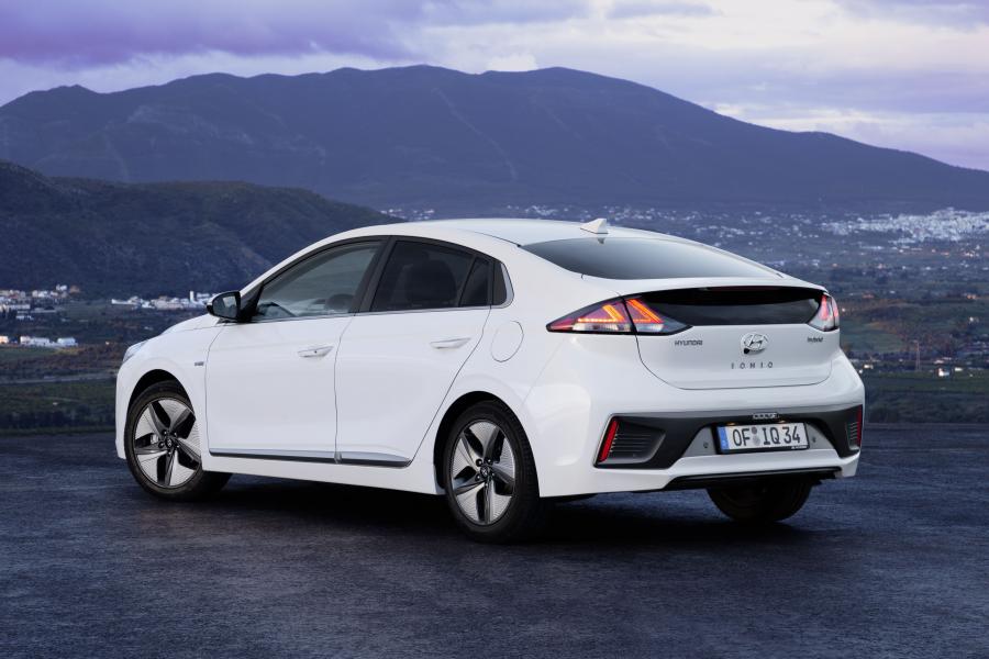  Hyundai IONIQ hybrid (AE) 2019 года  (WW) (фото 7 из 42)